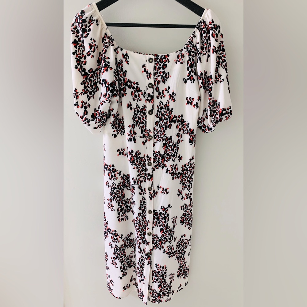 Mid calve dress in fun animal print